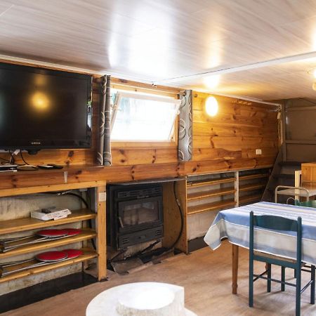 Comfy Houseboat In Florennes Next To The Forest ภายนอก รูปภาพ